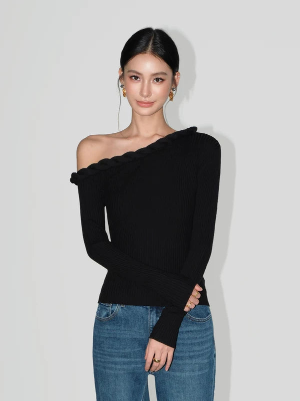 Suéter de Malha Canellada Assimétrico com Ombro Descido 