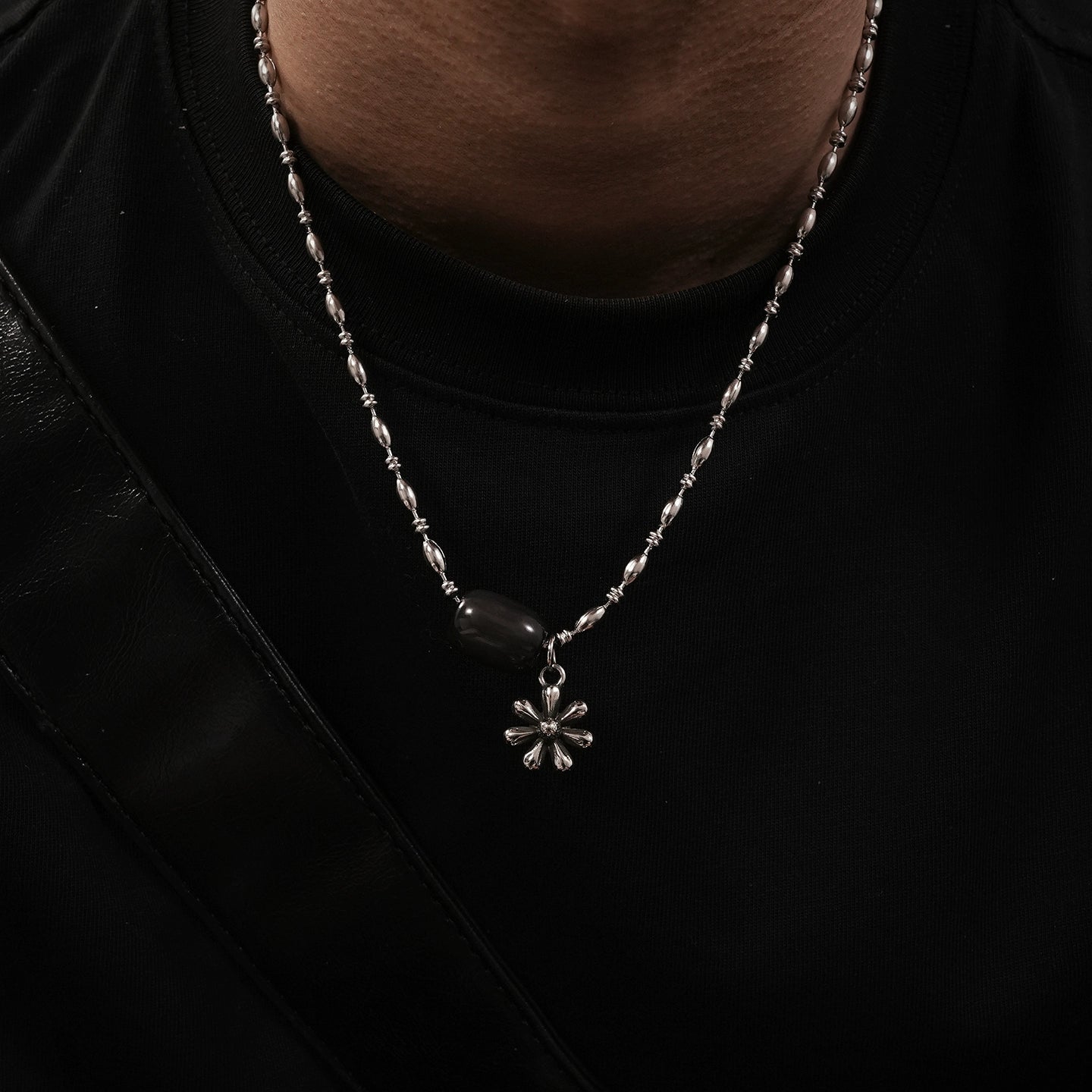 Daisy Pendant Beaded Necklace