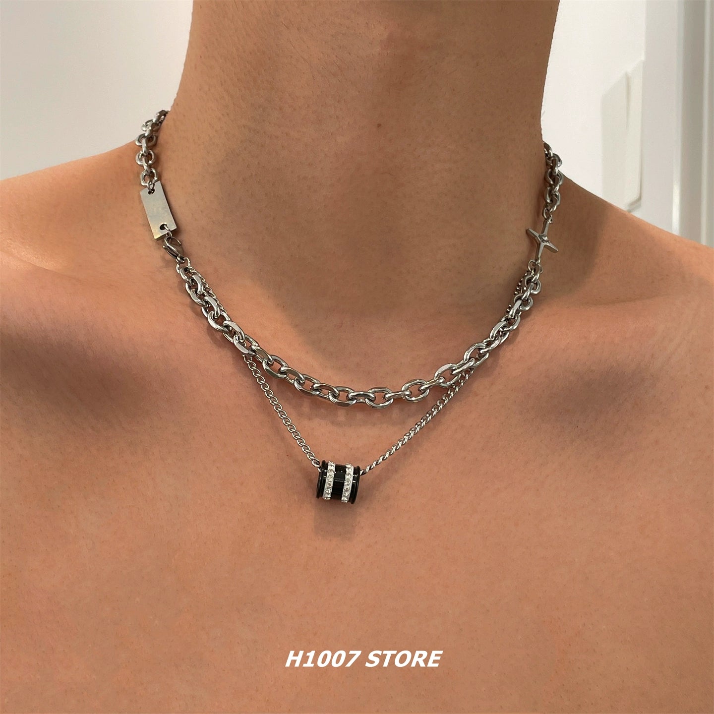 Elmaslarla Süslenmiş Katmanlı Hip-Hop Zincir Kolye 