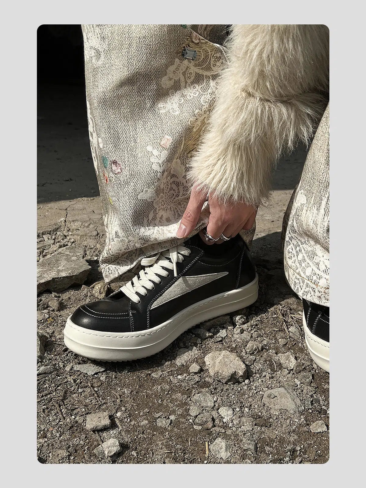 Inverted Curled Toe Leather Sneakers