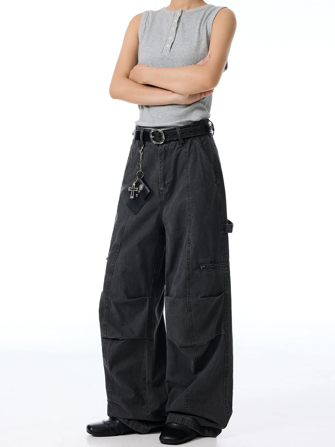 Loose Straight-Leg Cargo Pants
