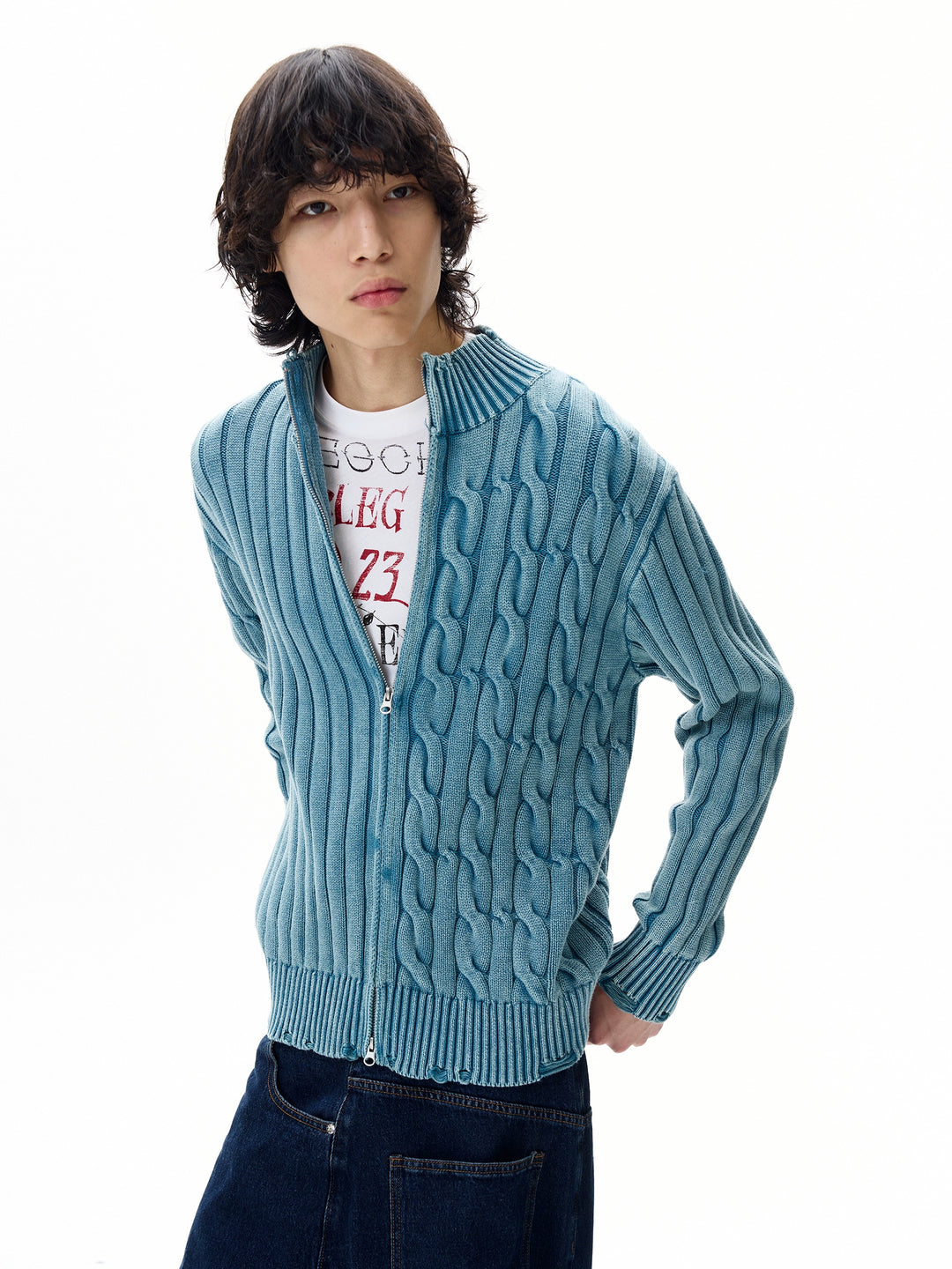 Cardigan in maglia a treccia con zip e strappi 