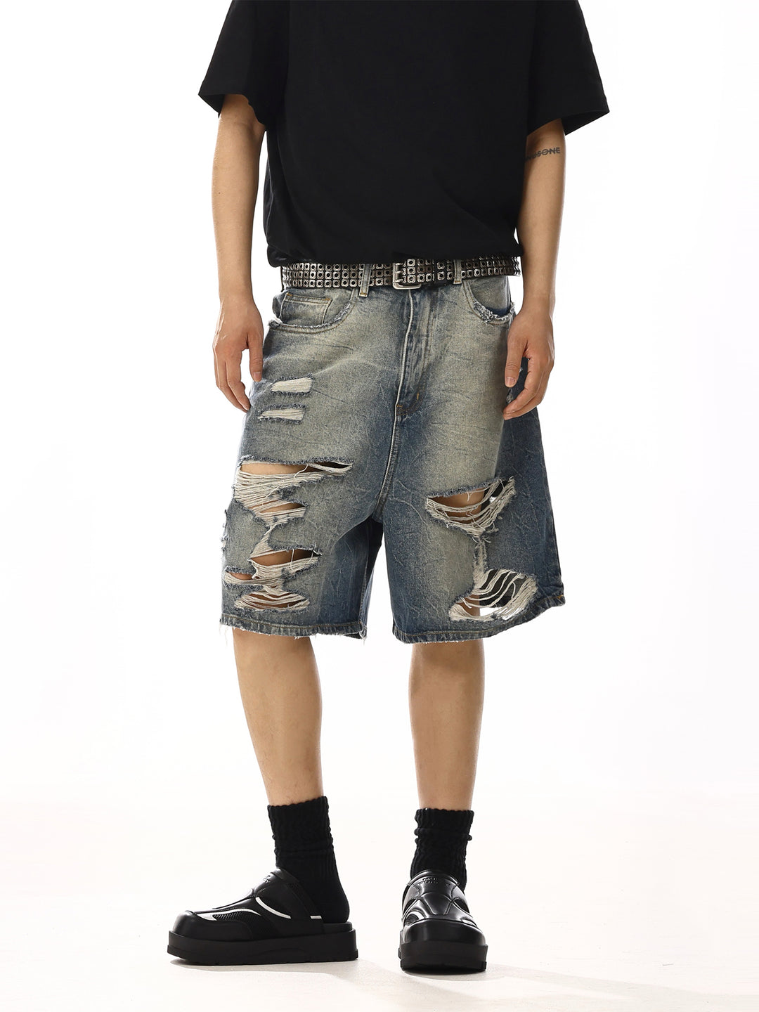 Distressed Raw Edge Wide Leg Denim Shorts