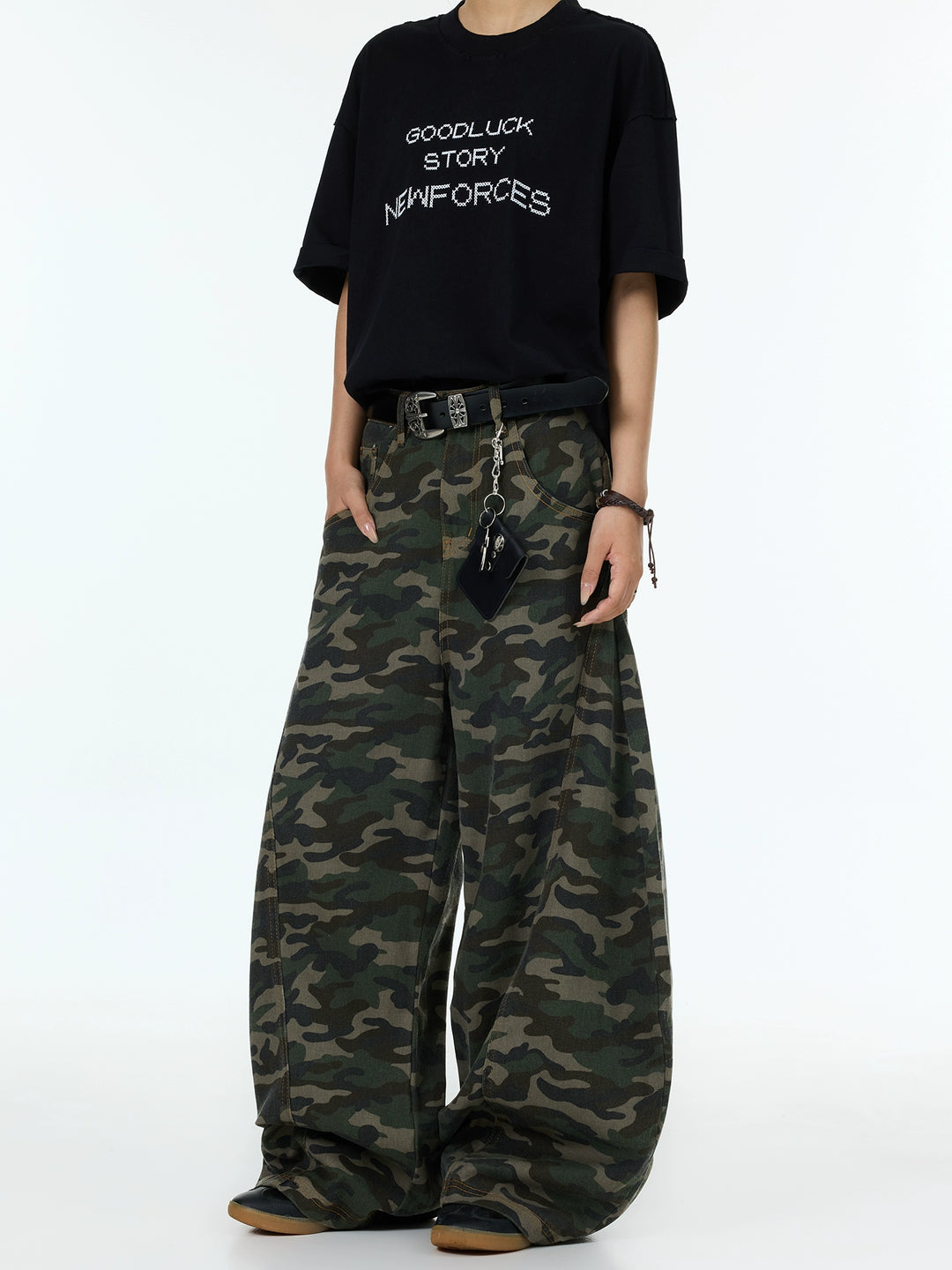 Pantalones cargo de camuflaje de pierna ancha 