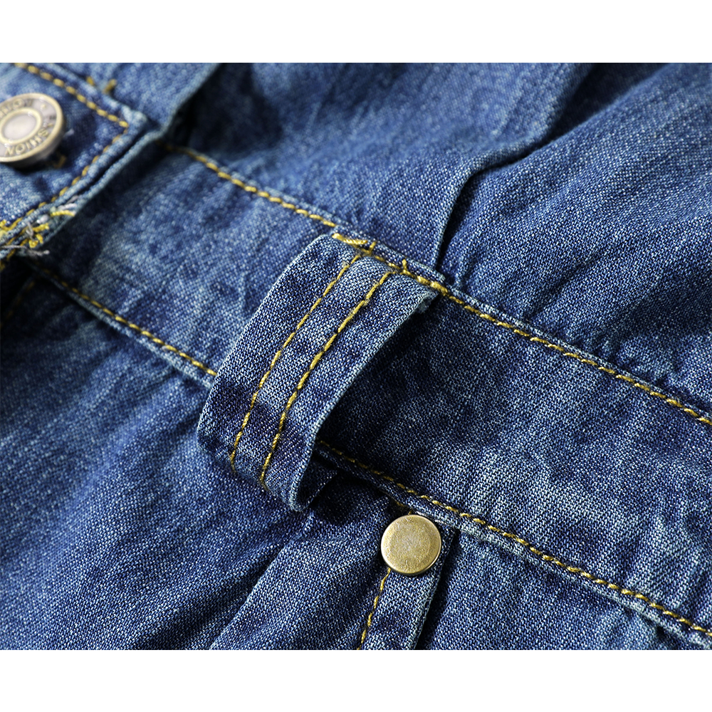 Ermeløs denimkjole med krage og belte 