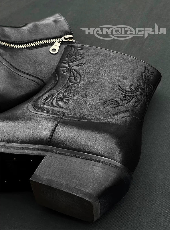 أحذية تشيلسي مدببة من الجلد المدبوغ بالنباتات 