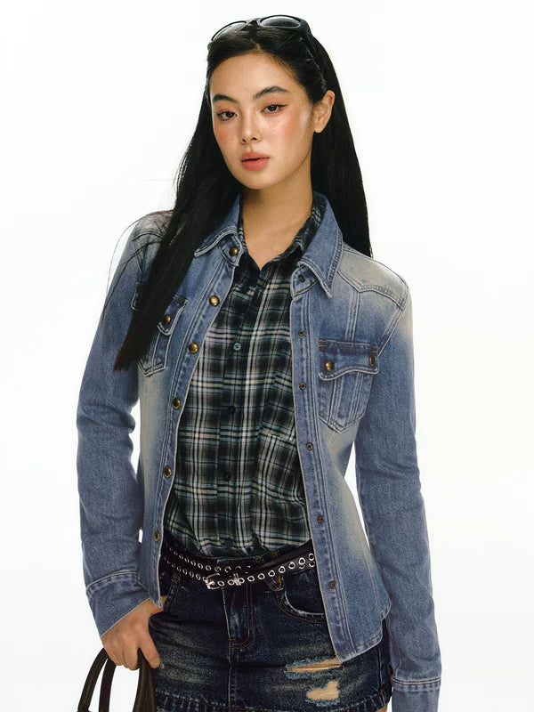 Giacca in denim classica con bottoni frontali 