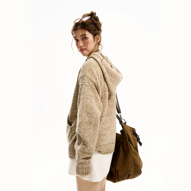 سويت شيرت محبوك بقلنسوة من خليط الصوف 