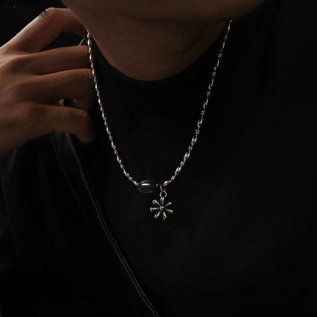 Daisy Pendant Beaded Necklace