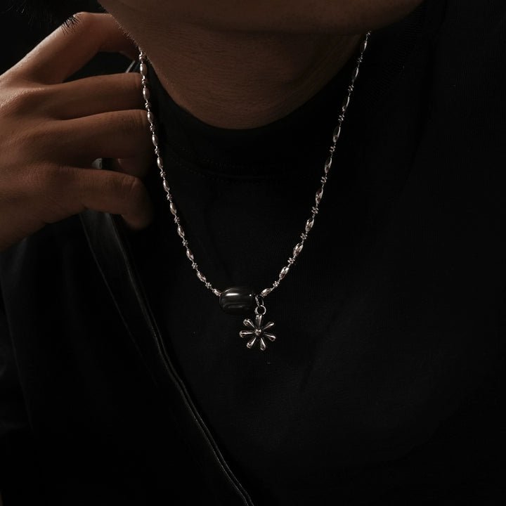 Daisy Pendant Beaded Necklace