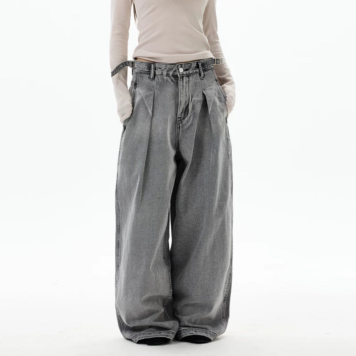 Jeans plissés à taille ajustable et jambes larges 