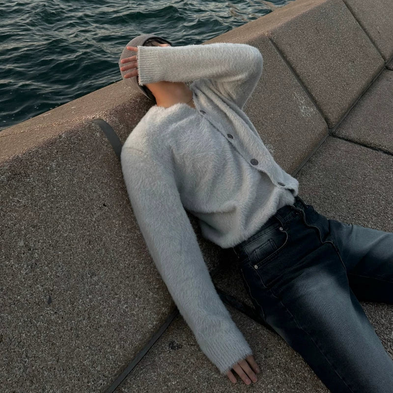 Suave cárdigan de punto de cuello en V peludo 