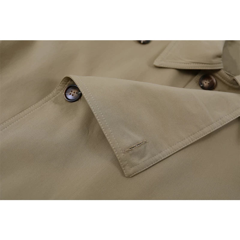 Manteau trench court à double boutonnage ceinturé 