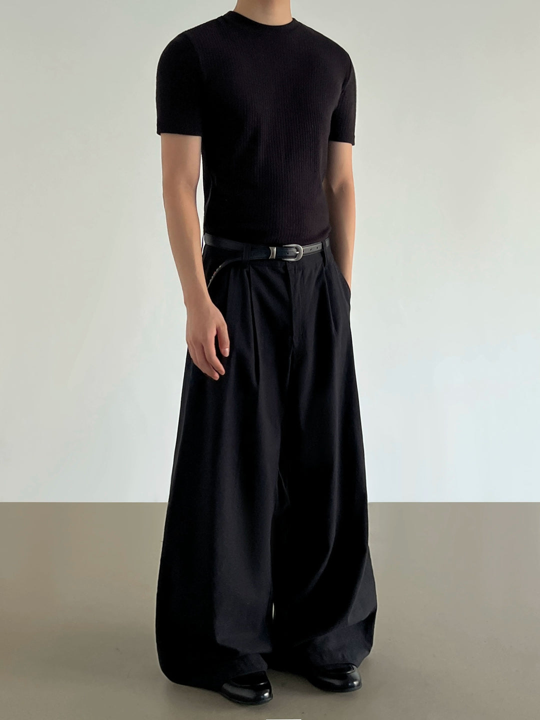 Hand-stitched Pleated Loose Pants