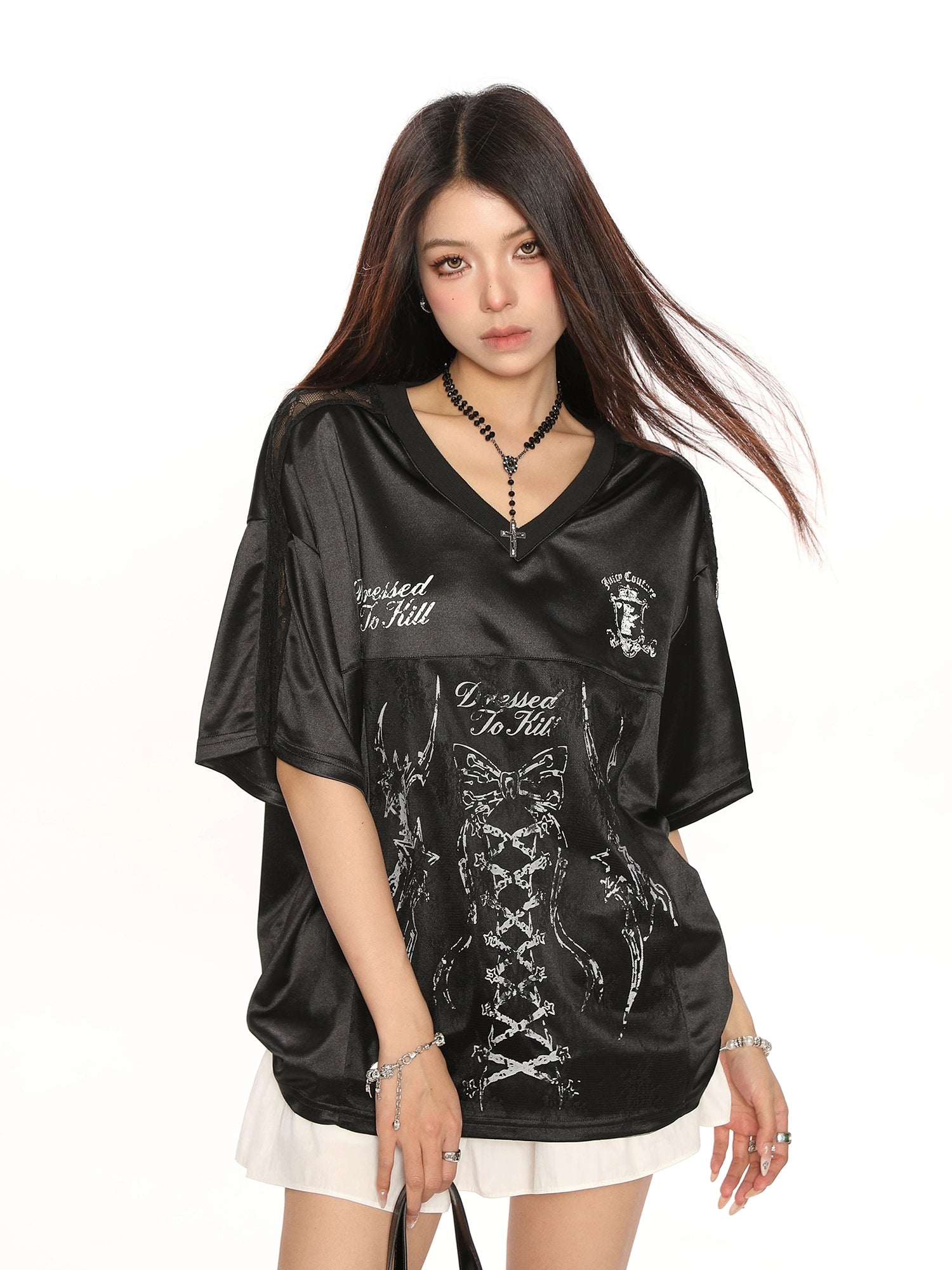 Top a maniche corte in satin con stampa ballet 