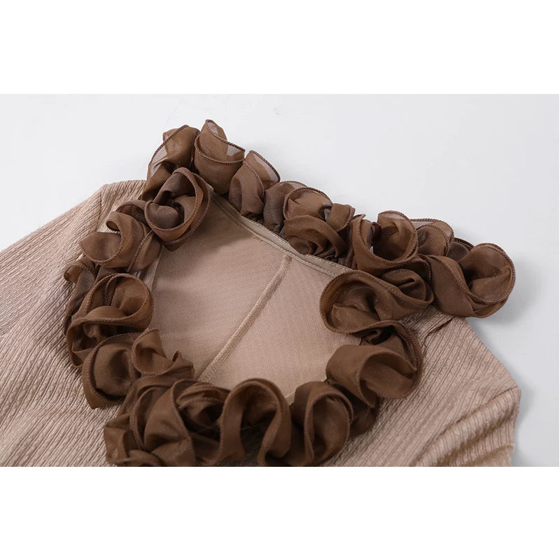 Robe maxi en tricot à manches longues avec bordure froncée 