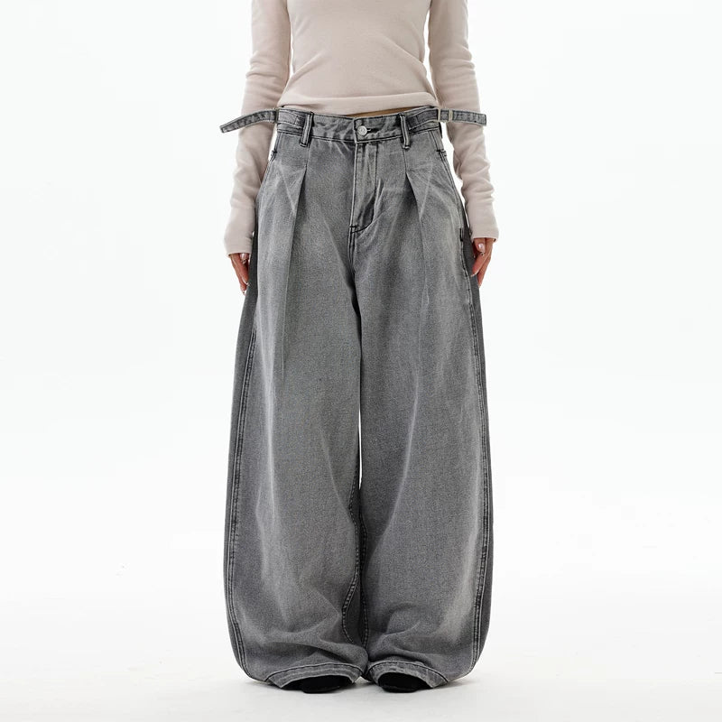 Jeans plissés à taille ajustable et jambes larges 