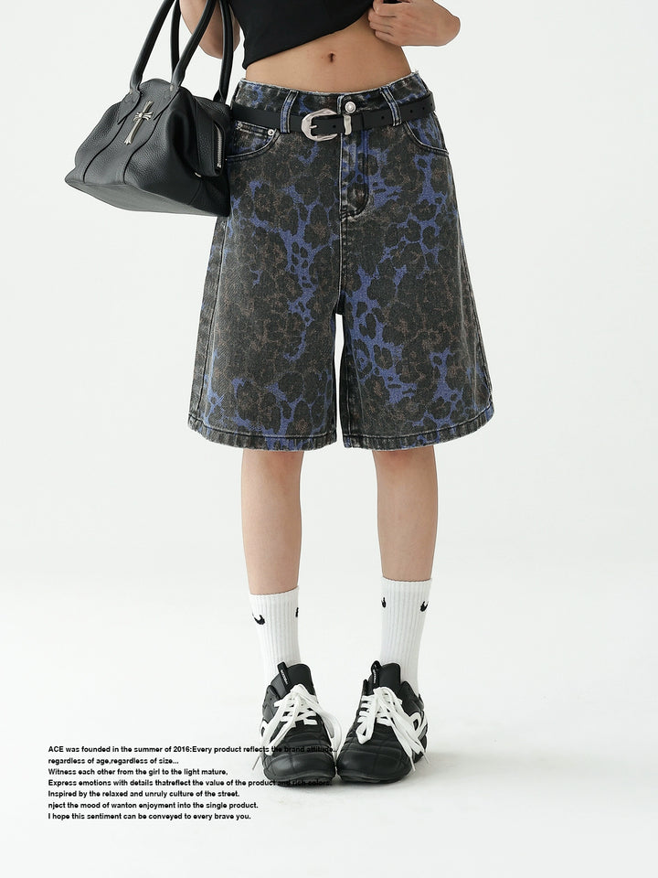 Shorts en denim large à imprimé léopard 