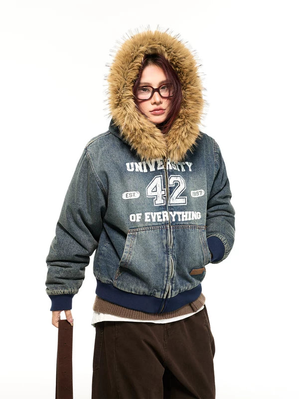 Giacca in denim con cappuccio in pelliccia sintetica per l'inverno 