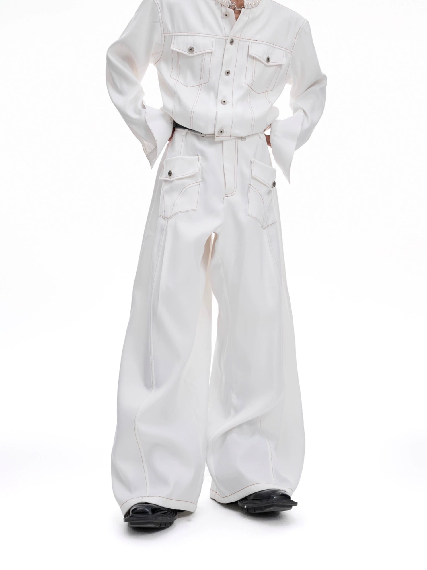 سروال جينز بجيب واسع الساق للعمل 