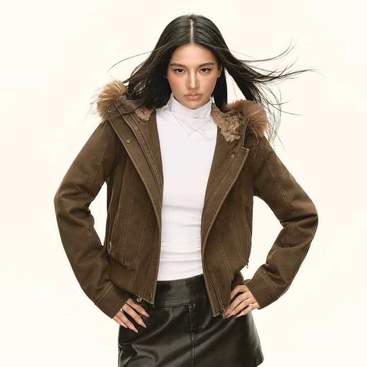 Veste en duvet à capuche en fausse fourrure 