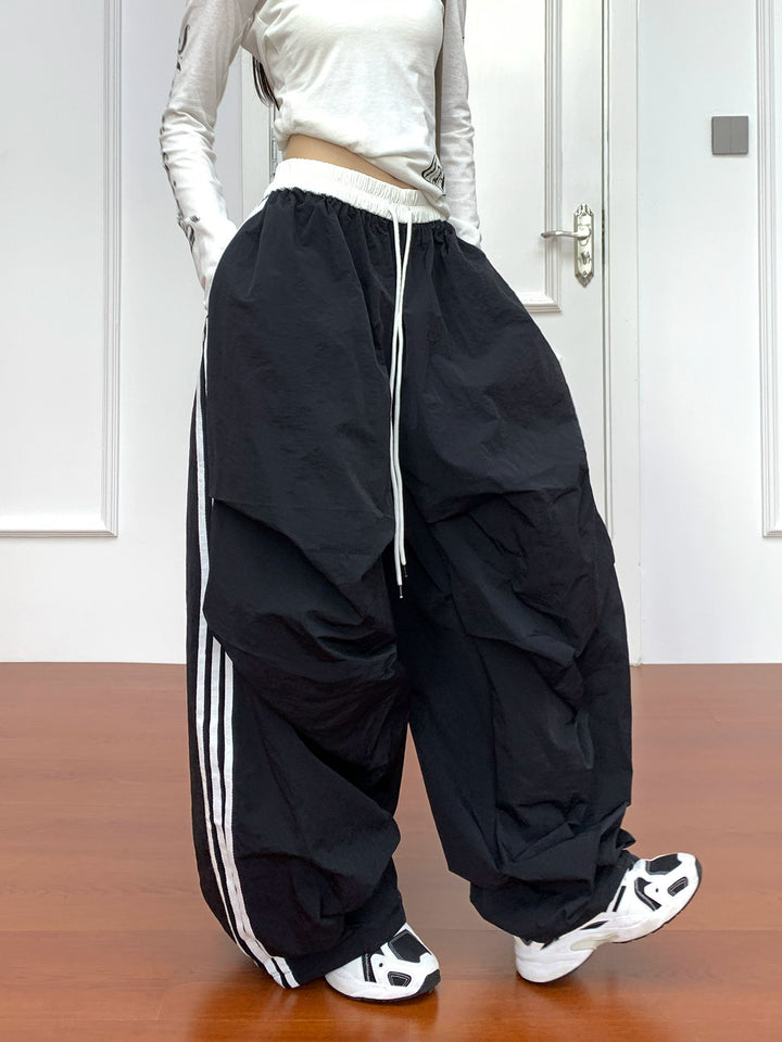 Baggy Wide-Leg Pleated Paratrooper Pants