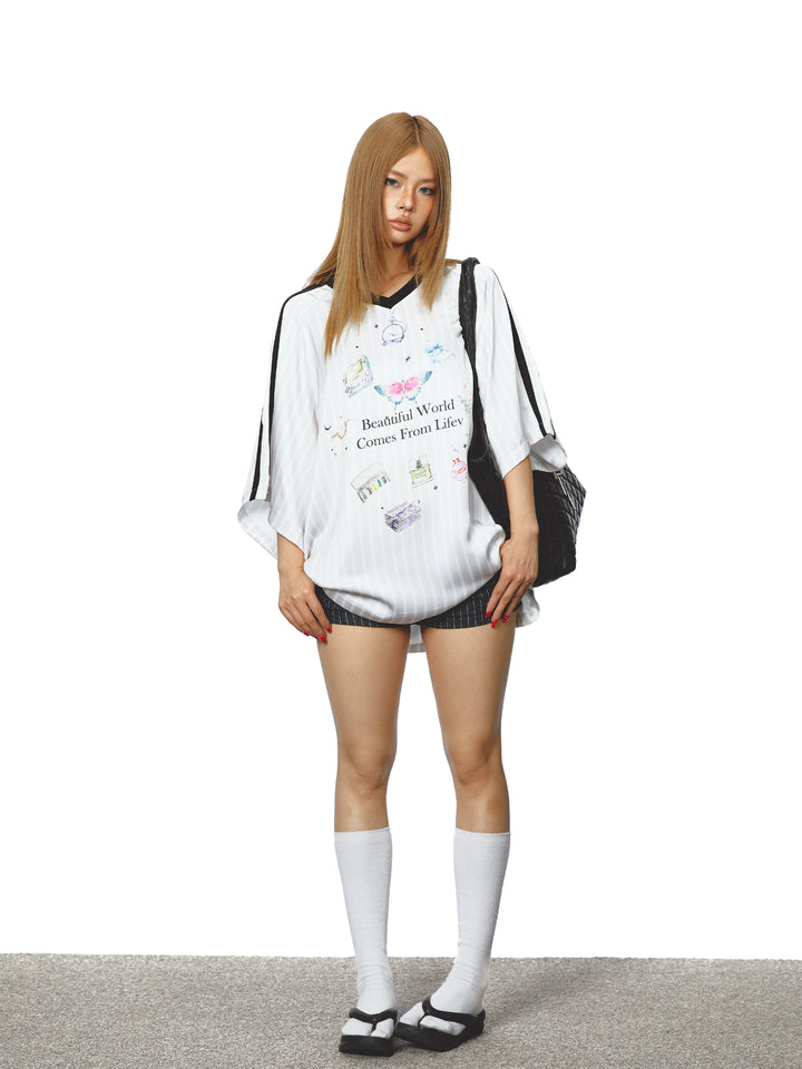 T-shirt oversize con stampa di cartoni animati e scollo a V 