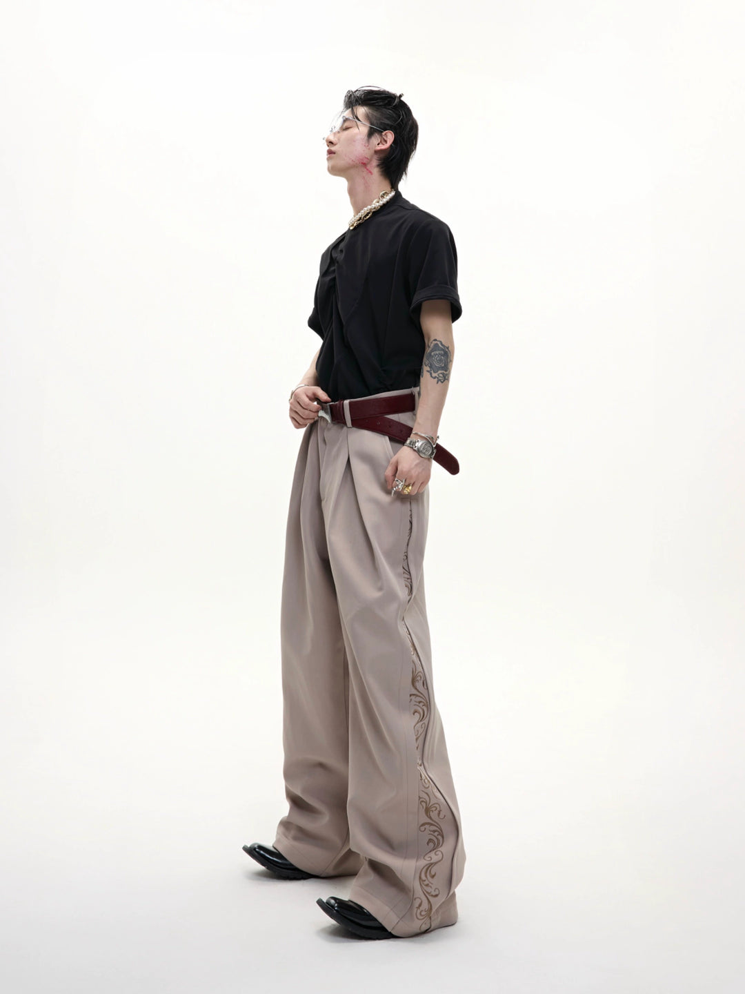 Pantalones casuales de pierna ancha plisados bordados 