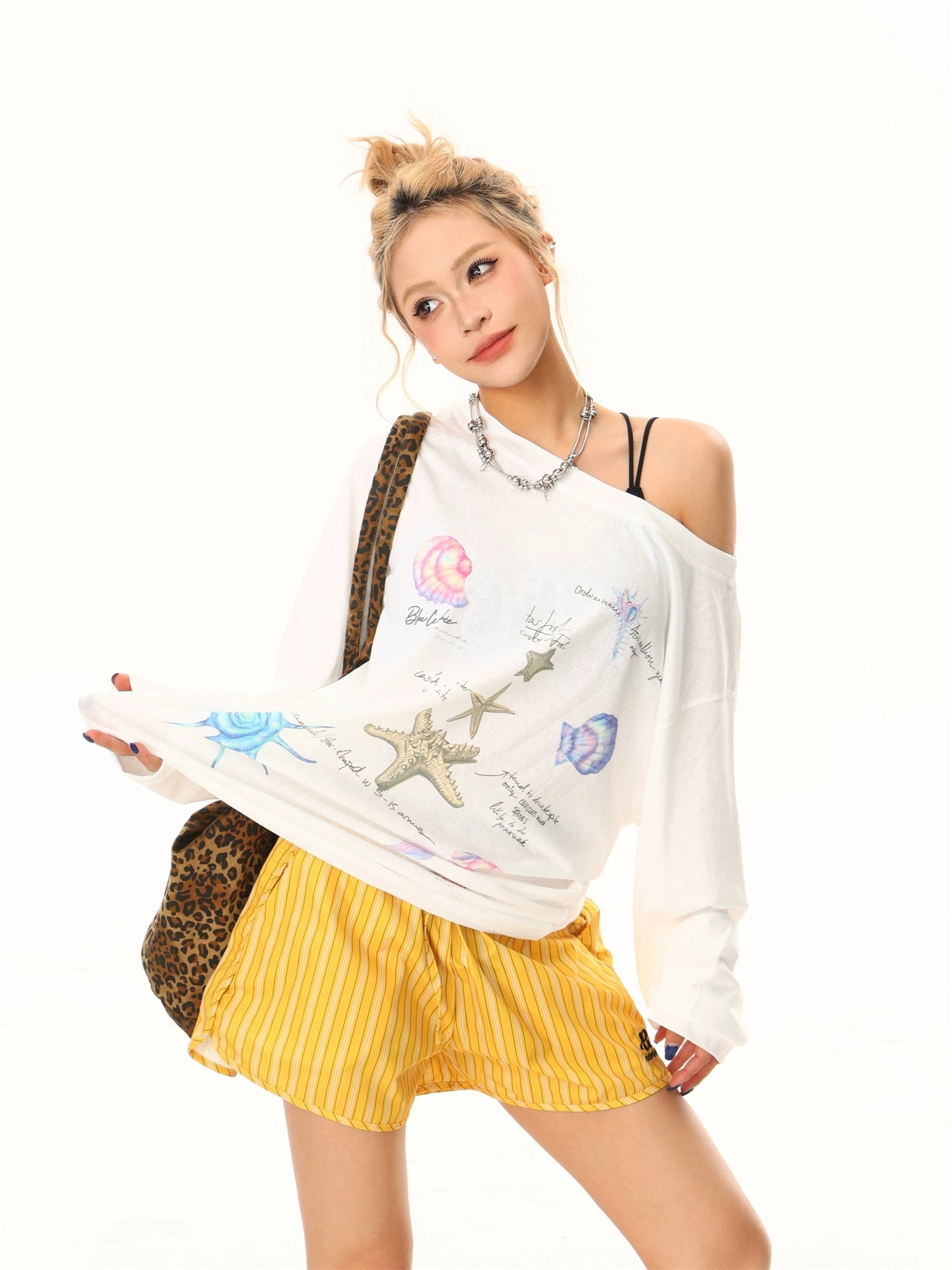 Schräger Schulter Langarm Grafik Rollkragenpullover 