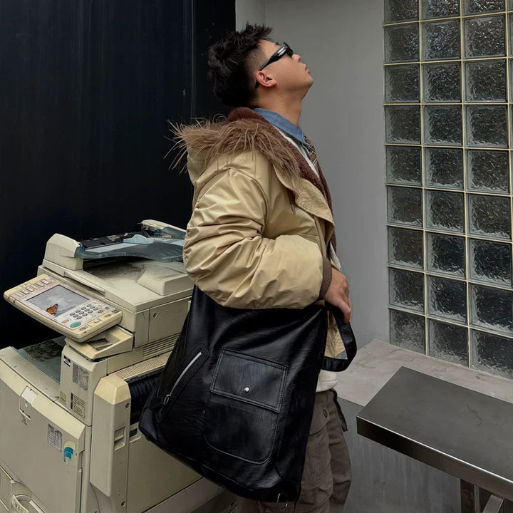 حقيبة كتف جلدية عتيقة بسعة كبيرة 