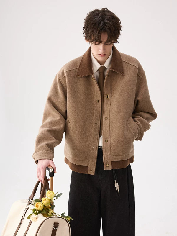 معطف قصير من الصوف مع طوق لابيل 