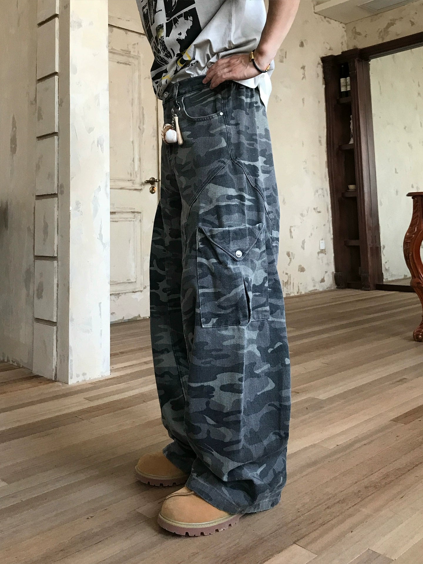 Camouflage Wide-Leg Cargo Jeans