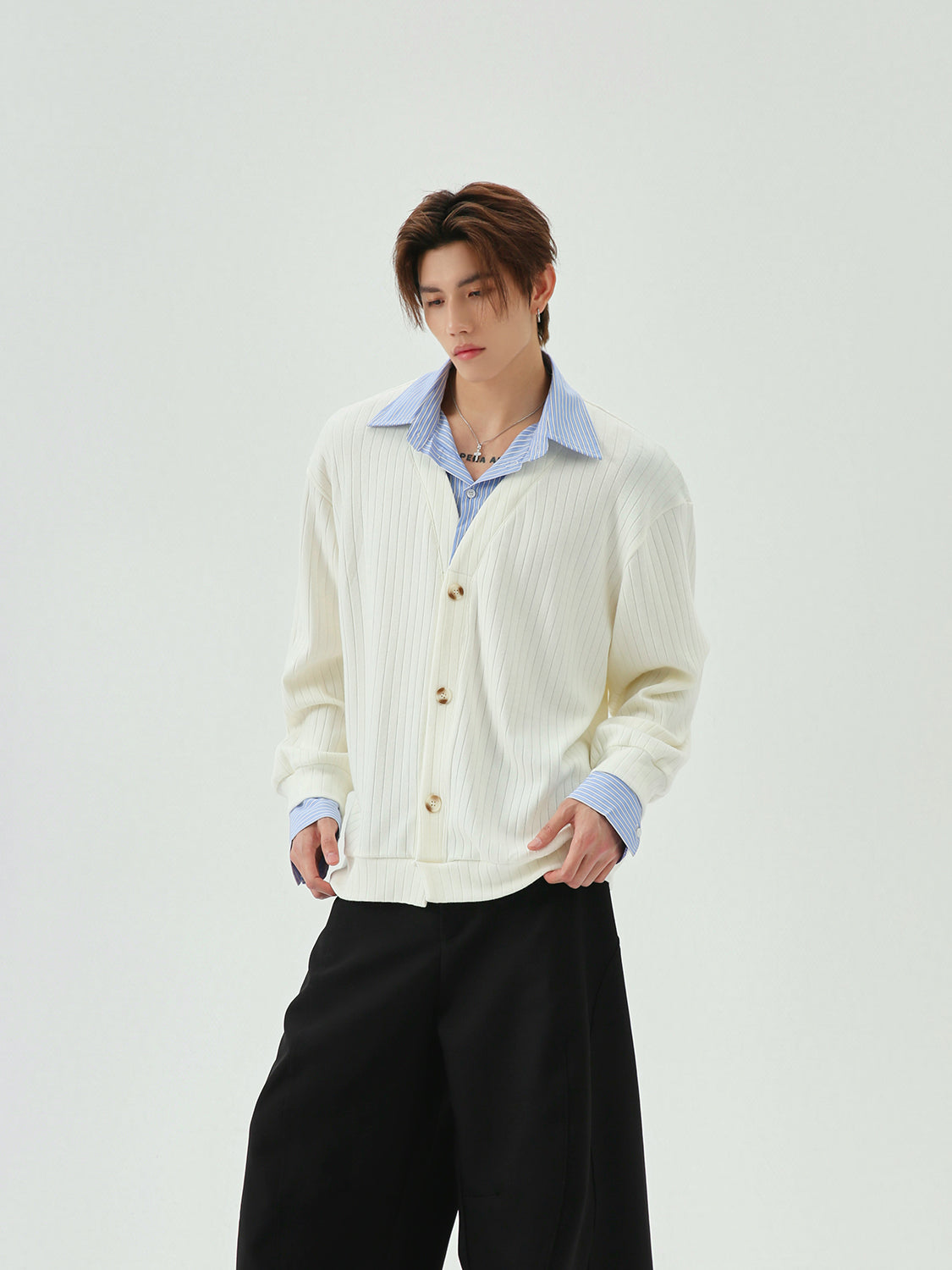 undefined,5899795018979,5885768255991,5885768255992,5885768255993