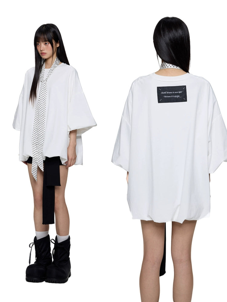 تي شيرت قصير الأكمام ذو الأكتاف المنسدلة الكبيرة 