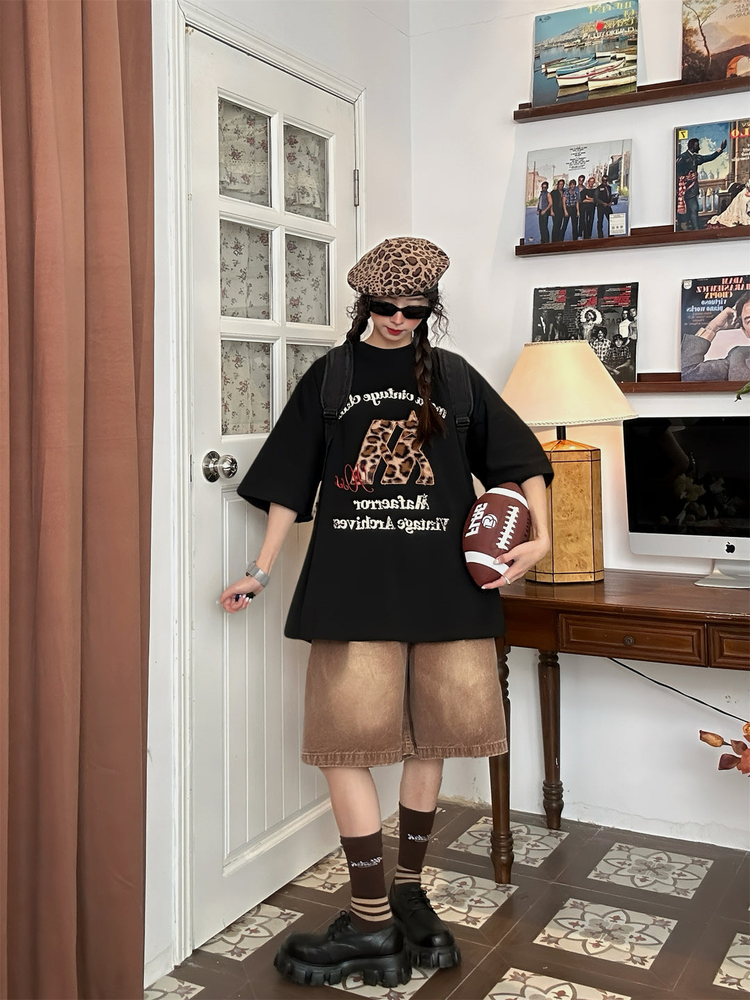 Embroidered Leopard Graphic Short Sleeve T-shirt