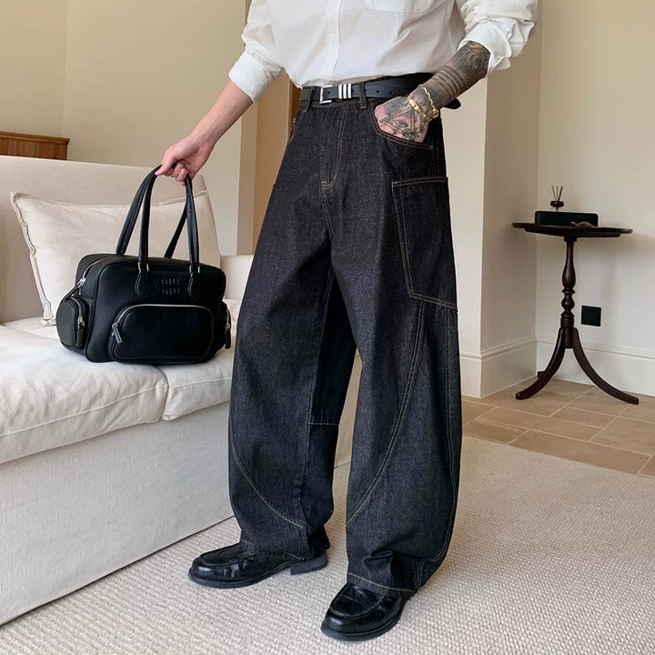 Gedeconstrueerde gebogen mes stikje jeans broek 