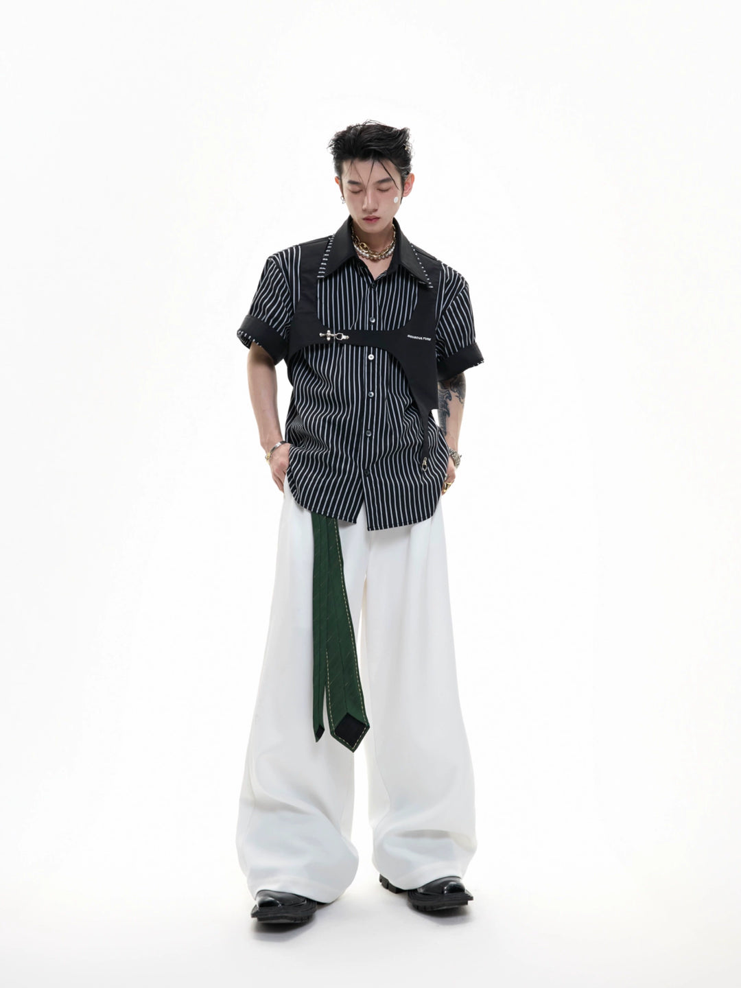 Camicia a maniche corte con colletto doppio a righe 