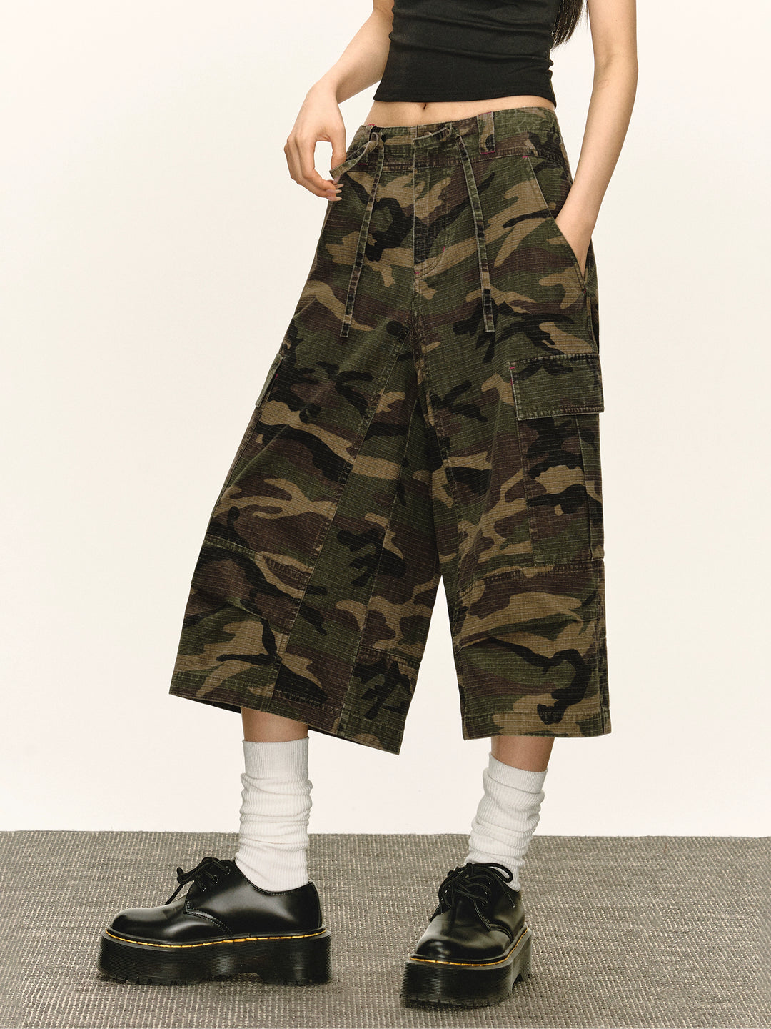Retro Wide Leg Cargo Pants