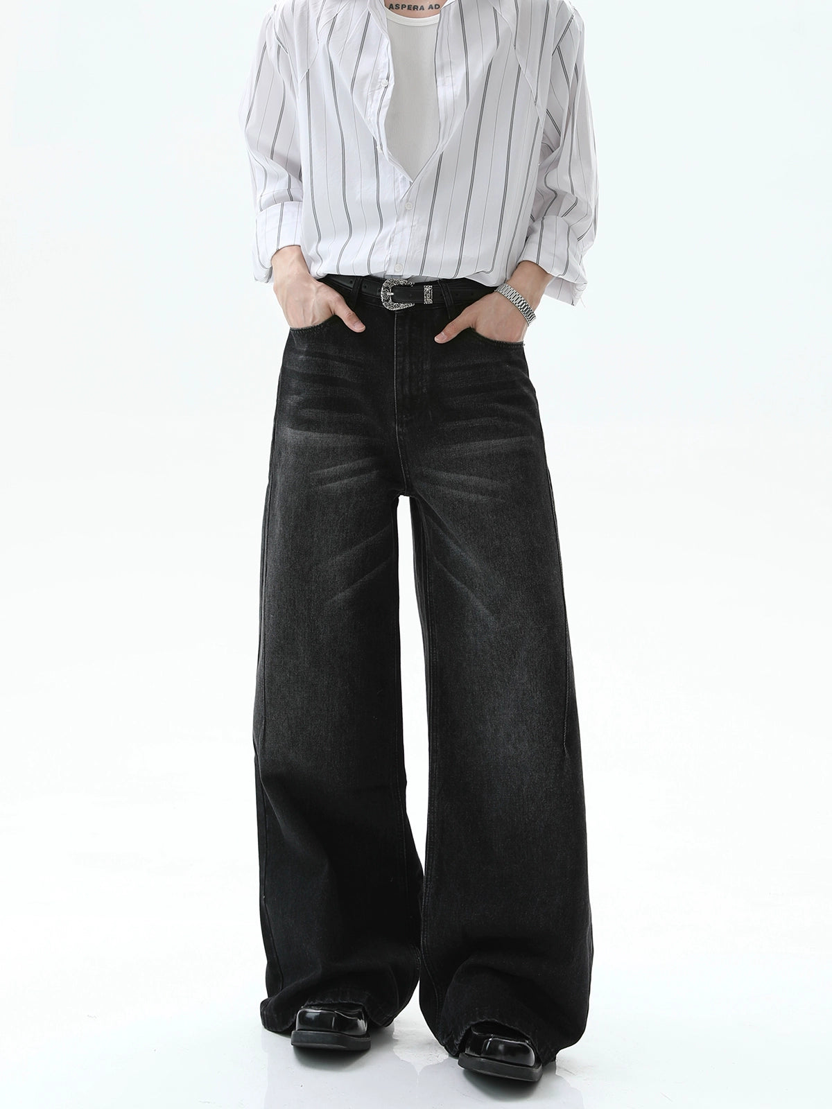 Calças Jeans Largas e Soltas com Efeito Desgastado 