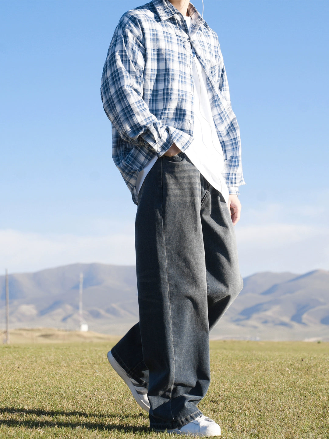 Distressed Loose Straight Washed Jeans