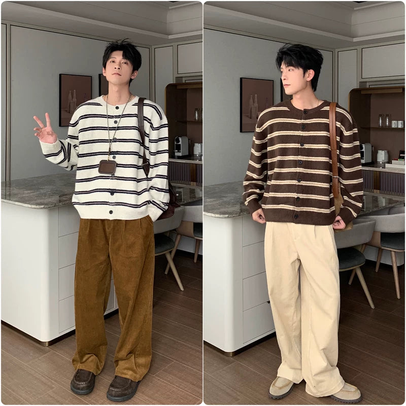 سويتر علوي بقلنسوة مزركش مع أزرار 