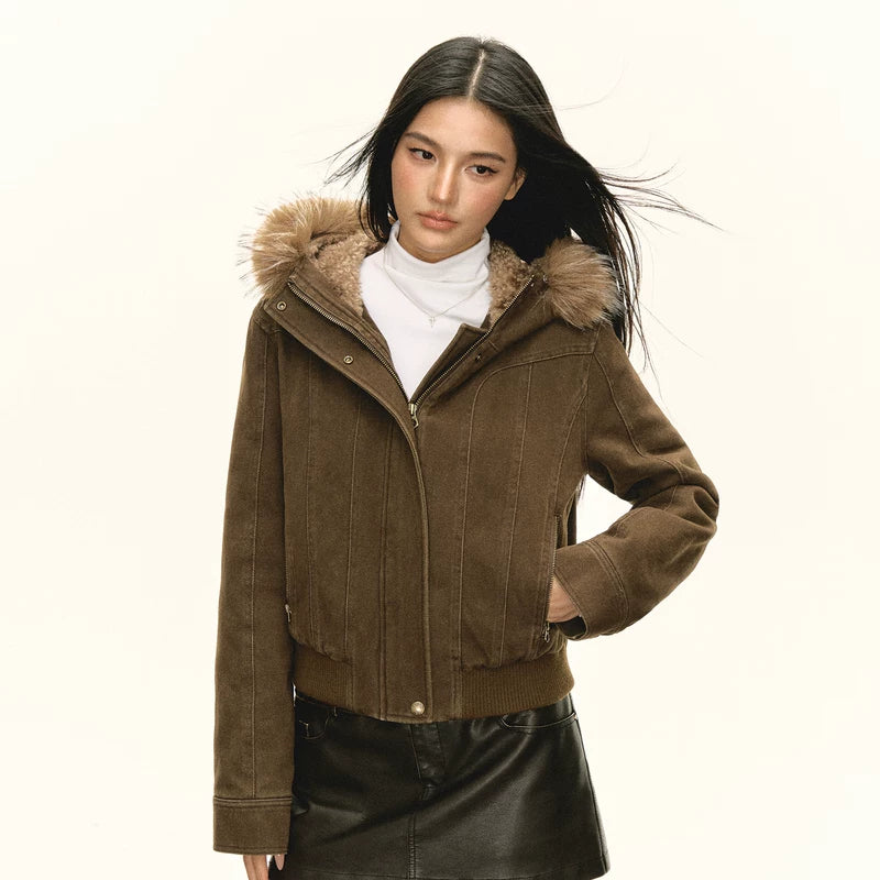 Veste en duvet à capuche en fausse fourrure 