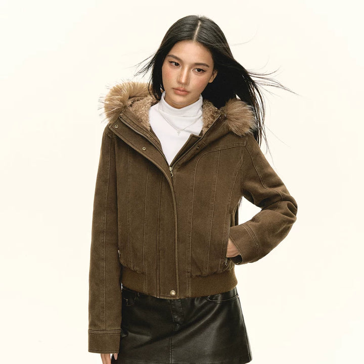 Veste en duvet à capuche en fausse fourrure 