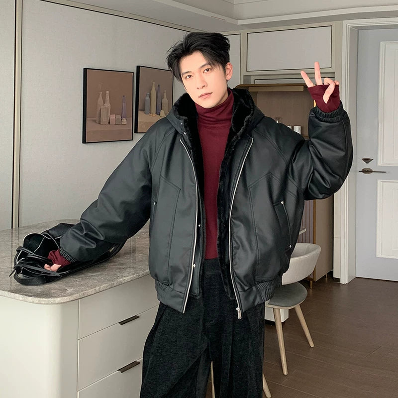 جاكيت شتوي مزود بغطاء رأس من جلد صناعي مع بطانة من الفليس 