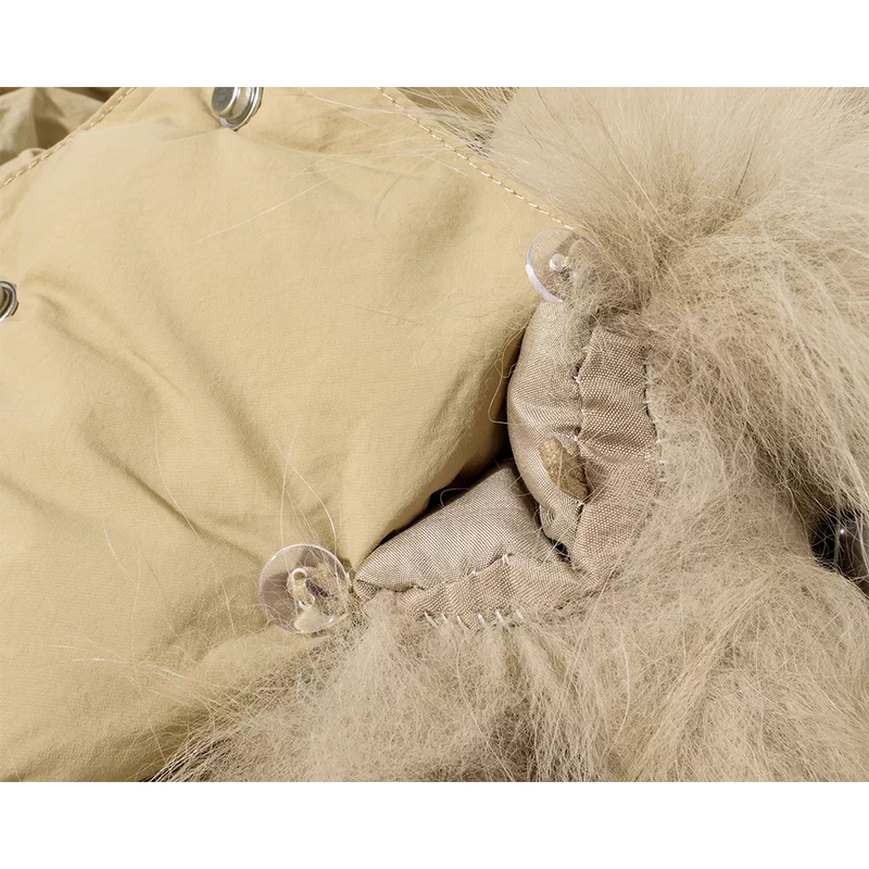 מעיל פוך עם כובע חורפי ומעוטרת פרווה 