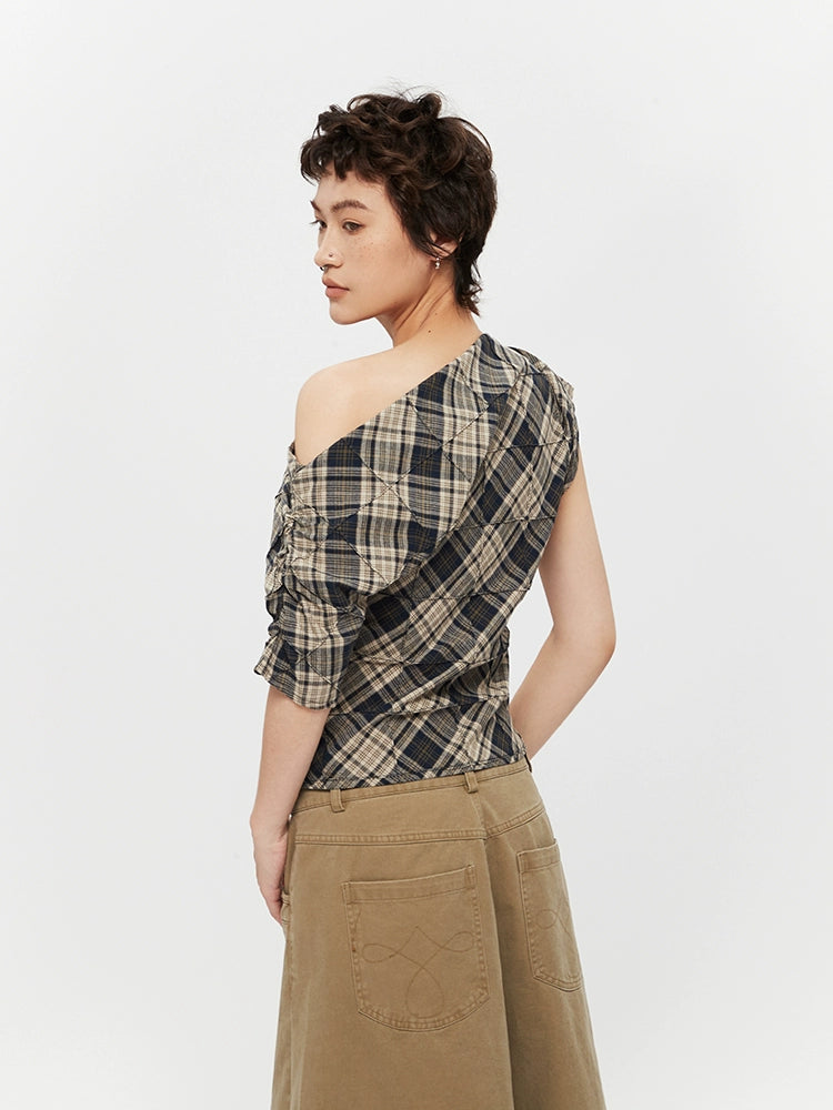 Pull col roulé ajusté à carreaux, décolleté épaule 