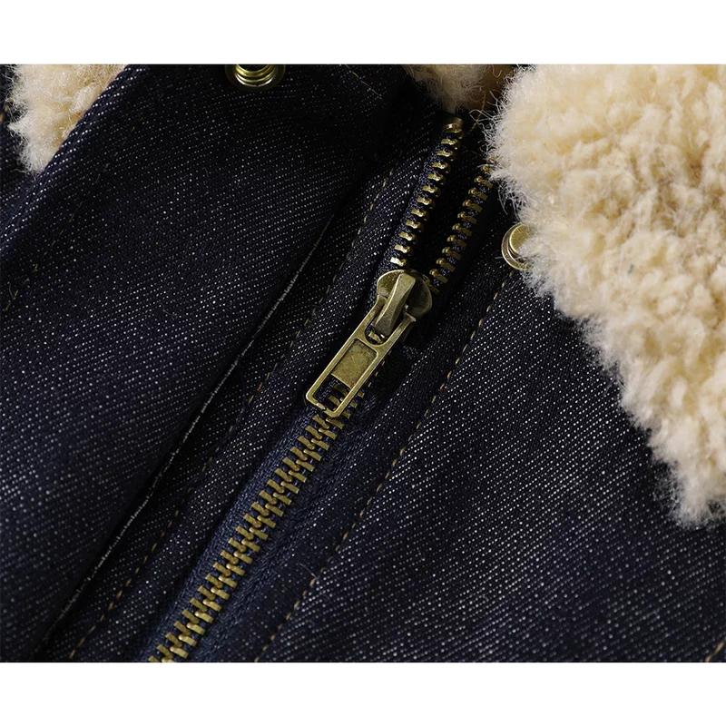 جاكيت شتوي قصير من الدنيم مبطن بطبقة من الفليس 