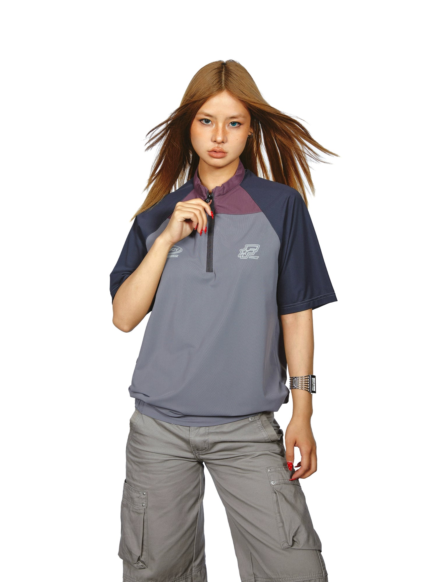 تي شيرت رياضي بنصف سحاب مع خياطة متباينة 