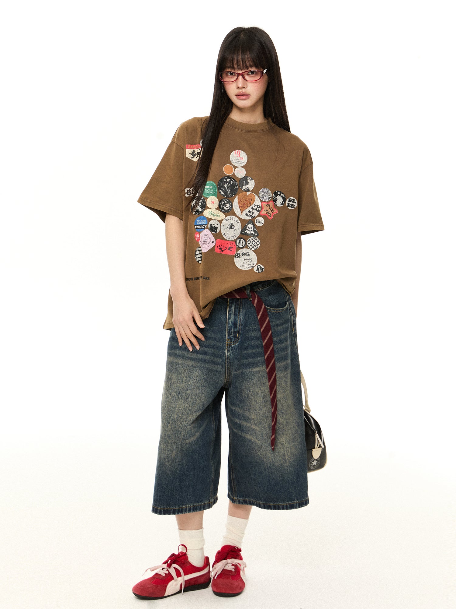 تي شيرت بولو فضفاض بتصميم رسومي بكم قصير 