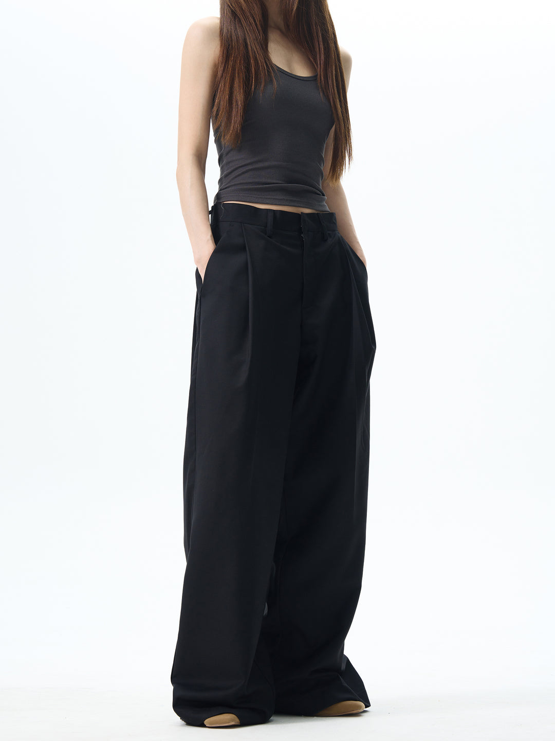 Loose-fit Drape Pleated Pants